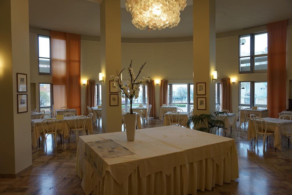 Hotel Palace Senigallia Esterno foto