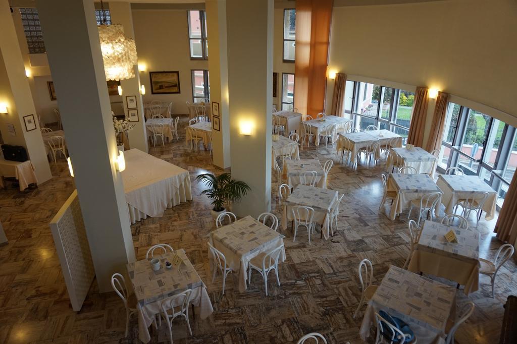 Hotel Palace Senigallia Esterno foto