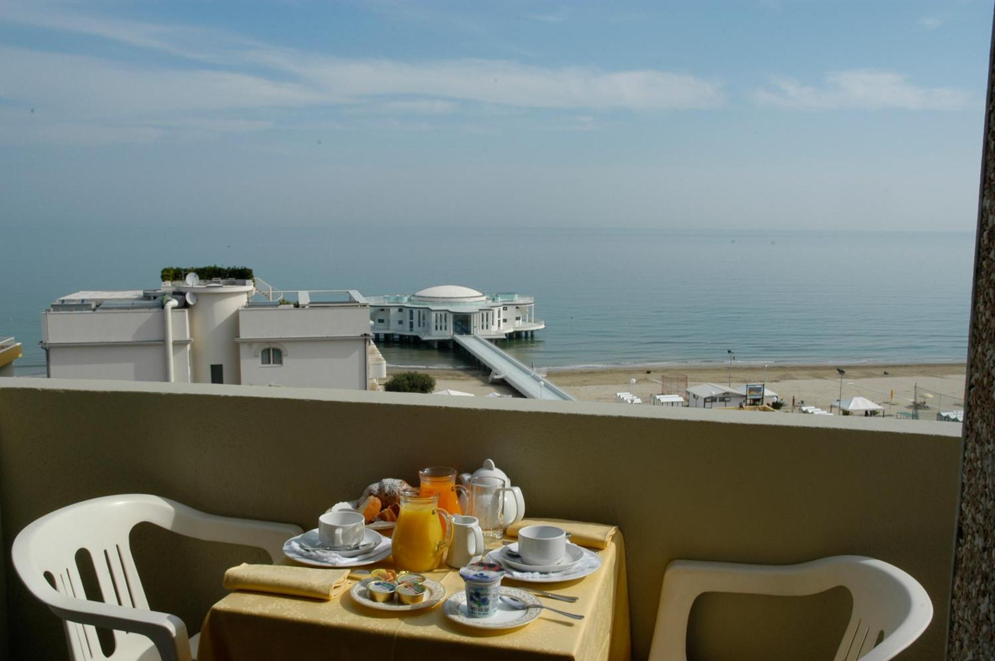 Hotel Palace Senigallia Esterno foto