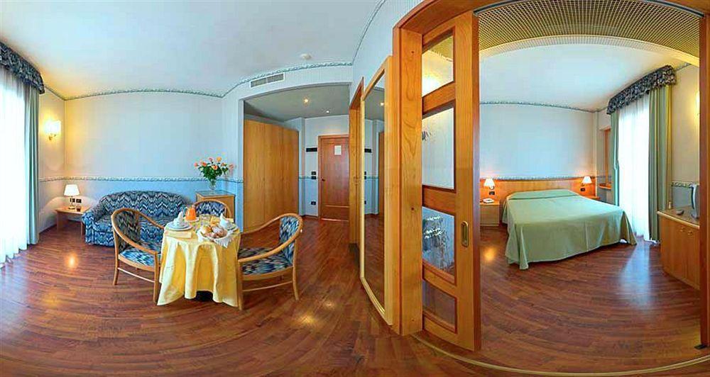 Hotel Palace Senigallia Esterno foto
