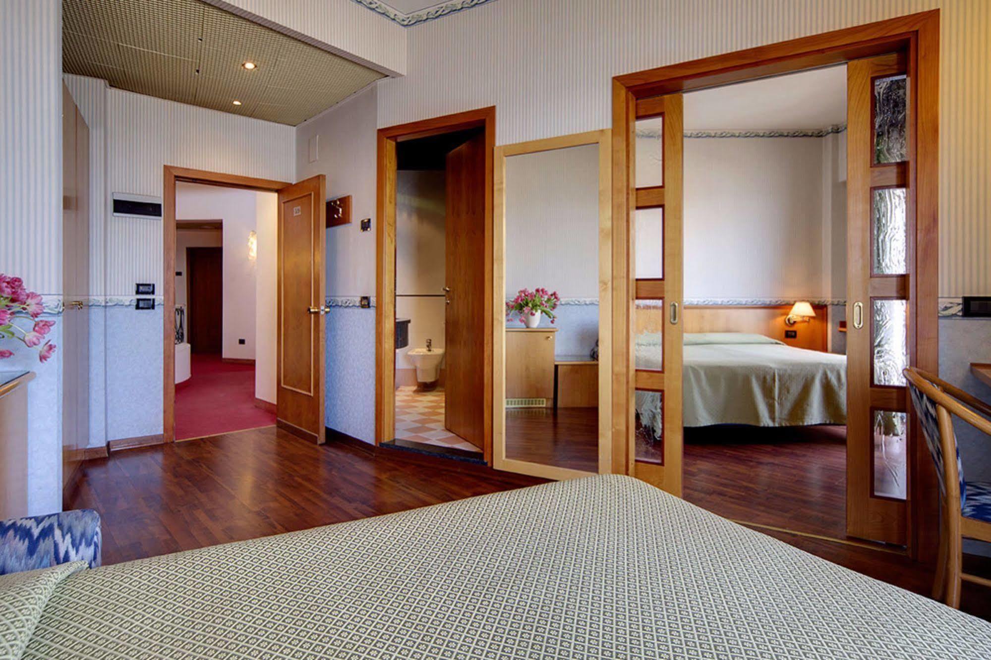 Hotel Palace Senigallia Esterno foto